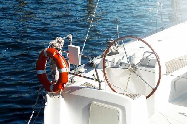 Boat steering systems – types and maintenance